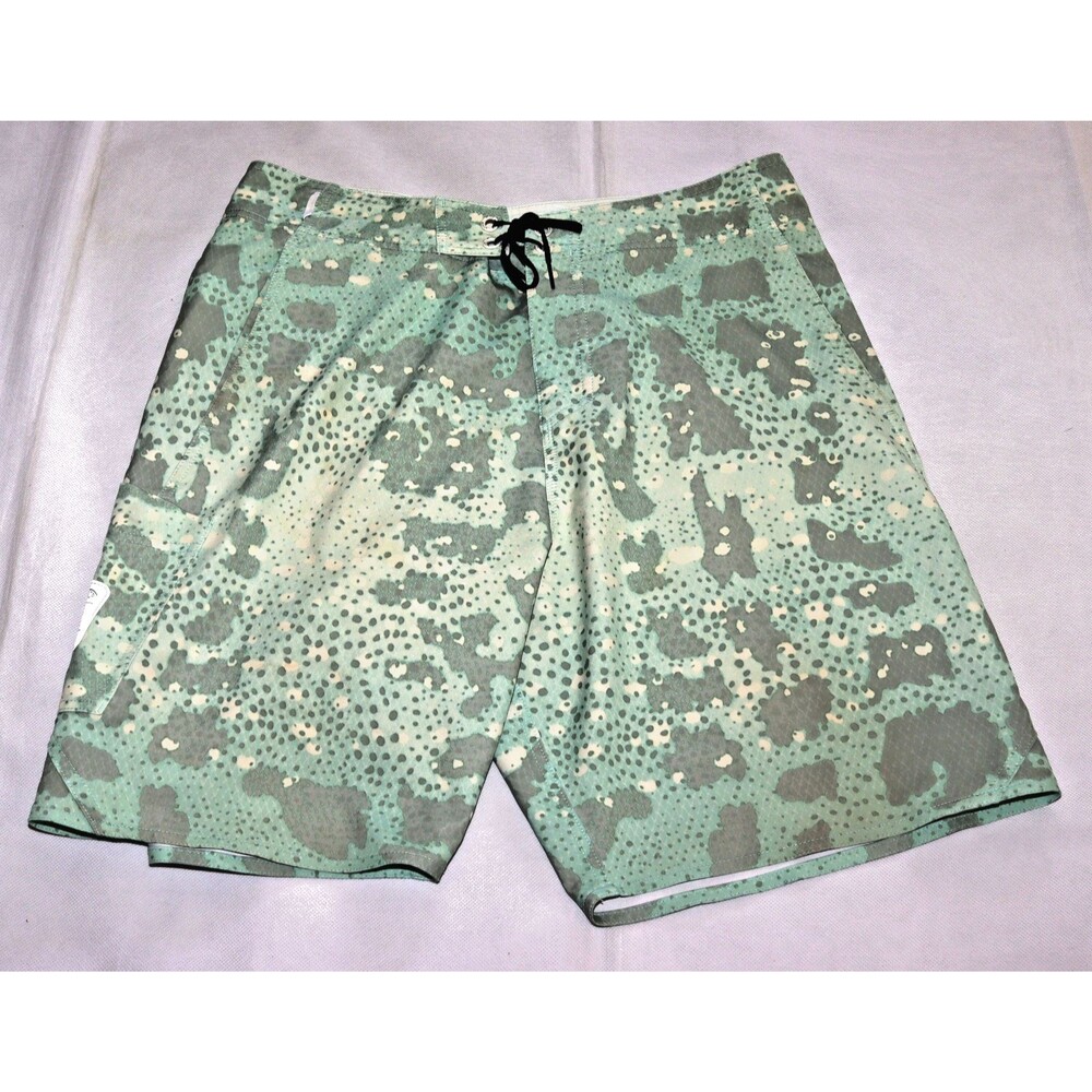 AFTCO Men's Grouper Camouflage Fishing Pockets Trunks Board Shorts Size 34